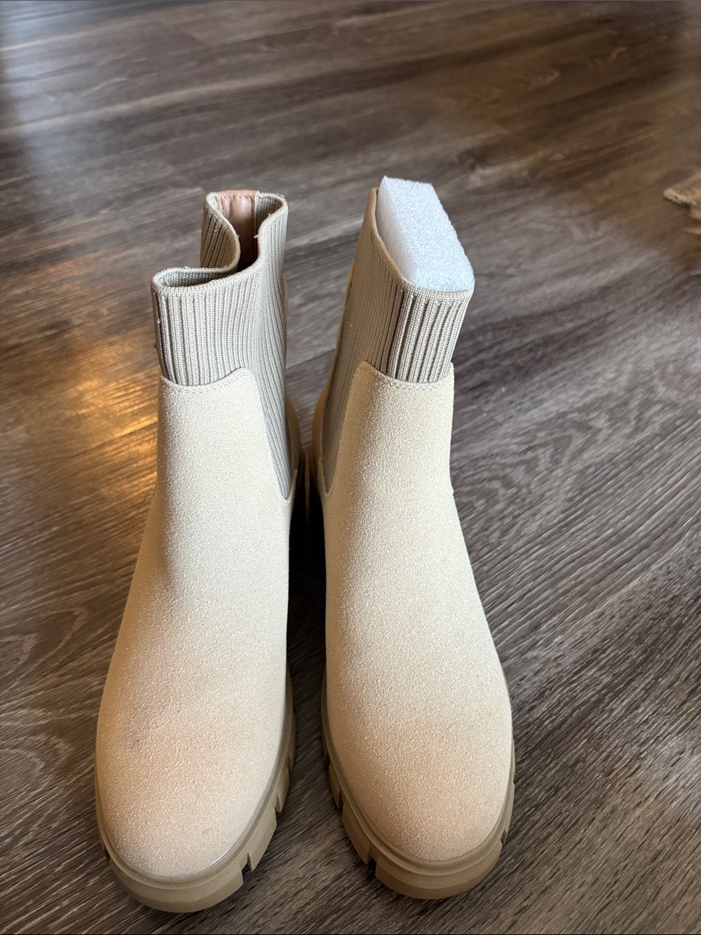 Women's Cream Rib-Knit Chelsea Lug Ankle Boots